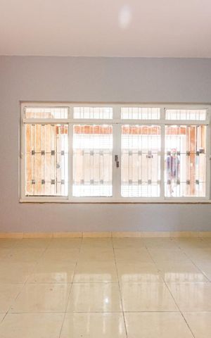 Casa à venda com 160m², 2 quartos e 2 vagasSala