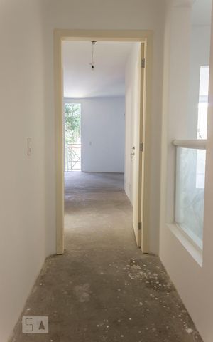 Casa para alugar com 400m², 4 quartos e 3 vagasCorredor quartos