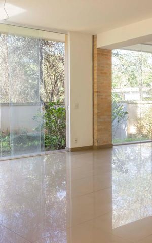 Casa para alugar com 400m², 4 quartos e 3 vagasSala