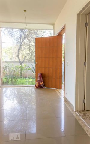 Casa para alugar com 400m², 4 quartos e 3 vagasSala
