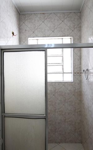 Casa para alugar com 110m², 2 quartos e 1 vagaBanheiro Cima