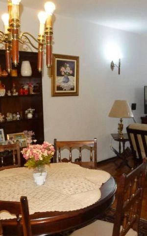 Casa à venda com 180m², 3 quartos e 1 vaga Casa à venda com 180m², 3 quartos e 1 vagaSala