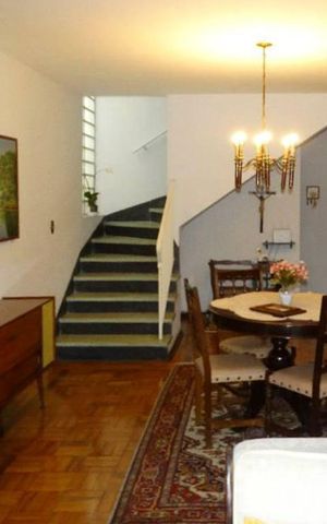 Casa à venda com 180m², 3 quartos e 1 vaga Casa à venda com 180m², 3 quartos e 1 vagaSala