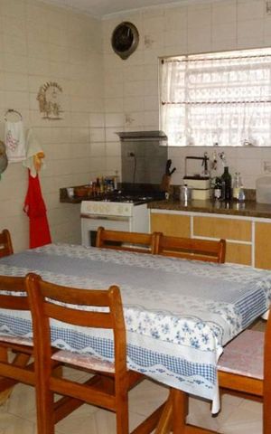Casa à venda com 180m², 3 quartos e 1 vaga Casa à venda com 180m², 3 quartos e 1 vagaCozinha