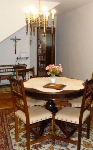 Casa à venda com 180m², 3 quartos e 1 vaga Casa à venda com 180m², 3 quartos e 1 vagaSala