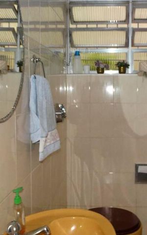 Casa à venda com 180m², 3 quartos e 1 vaga Casa à venda com 180m², 3 quartos e 1 vagaLavabo