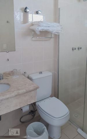 Studio à venda com 44m², 1 quarto e 1 vaga Studio à venda com 44m², 1 quarto e 1 vagaBanheiro