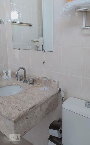 Studio à venda com 44m², 1 quarto e 1 vaga Studio à venda com 44m², 1 quarto e 1 vagaBanheiro