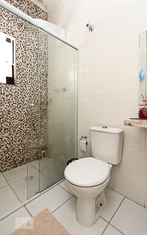 Casa à venda com 119m², 2 quartos e 2 vagas Casa à venda com 119m², 2 quartos e 2 vagasBanheiro suite 02