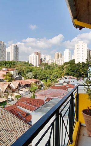 Casa à venda com 315m², 3 quartos e 4 vagas Casa à venda com 315m², 3 quartos e 4 vagasVaranda da Suíte 3