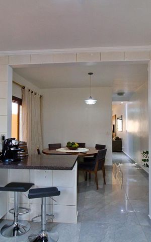 Casa à venda com 315m², 3 quartos e 4 vagas Casa à venda com 315m², 3 quartos e 4 vagasCozinha