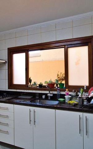 Casa à venda com 315m², 3 quartos e 4 vagas Casa à venda com 315m², 3 quartos e 4 vagasCozinha