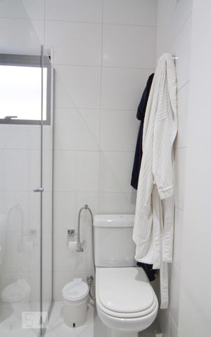 Casa à venda com 580m², 5 quartos e sem vaga Casa à venda com 580m², 5 quartos e sem vagaBanheiro da Suíte 2