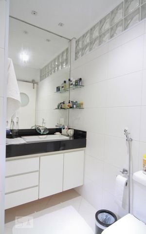 Casa à venda com 580m², 5 quartos e sem vaga Casa à venda com 580m², 5 quartos e sem vagaBanheiro da Suíte 3