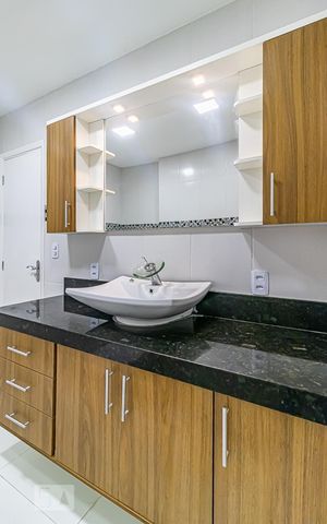 Apartamento à venda com 133m², 3 quartos e sem vaga Apartamento à venda com 133m², 3 quartos e sem vagaBanheiro Social