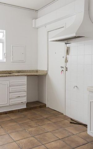 Apartamento para alugar com 163m², 3 quartos e 2 vagas Apartamento para alugar com 163m², 3 quartos e 2 vagasCozinha