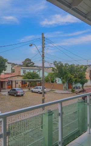 Casa à venda com 400m², 4 quartos e 4 vagas Casa à venda com 400m², 4 quartos e 4 vagasSacada da Sala 3