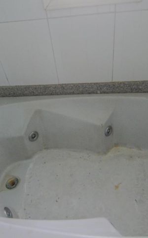 Casa à venda com 400m², 4 quartos e 4 vagas Casa à venda com 400m², 4 quartos e 4 vagasBanheira