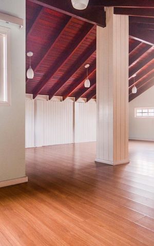 Casa à venda com 400m², 4 quartos e 4 vagas Casa à venda com 400m², 4 quartos e 4 vagasMezanino