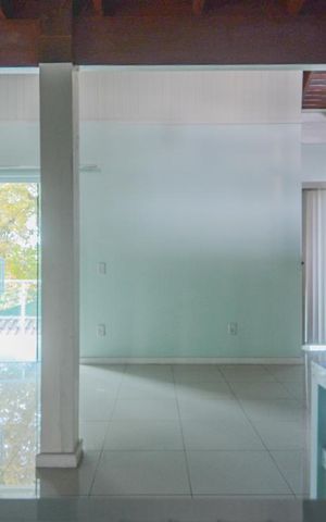 Casa à venda com 400m², 4 quartos e 4 vagas Casa à venda com 400m², 4 quartos e 4 vagasSala 3