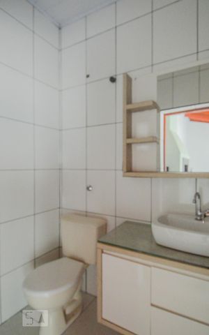 Casa à venda com 400m², 4 quartos e 4 vagas Casa à venda com 400m², 4 quartos e 4 vagasBanheiro de Serviço