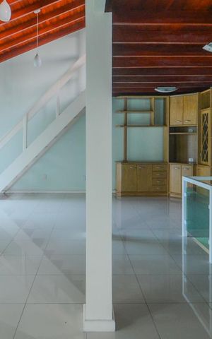 Casa à venda com 400m², 4 quartos e 4 vagas Casa à venda com 400m², 4 quartos e 4 vagasSala 3