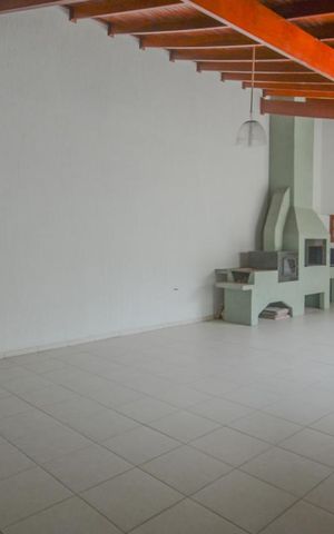 Casa à venda com 400m², 4 quartos e 4 vagas Casa à venda com 400m², 4 quartos e 4 vagasGaragem