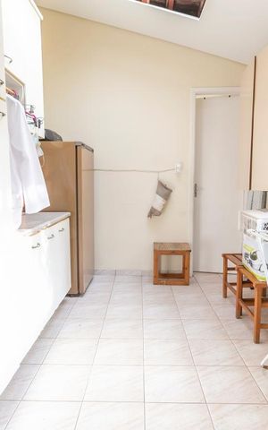 Casa à venda com 210m², 3 quartos e 2 vagasLavanderia