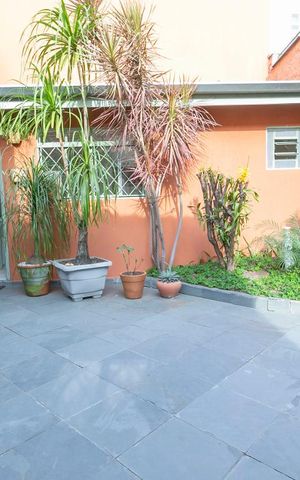 Casa à venda com 210m², 3 quartos e 2 vagasQuintal