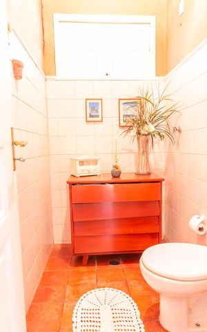 Casa à venda com 210m², 3 quartos e 2 vagasLavabo