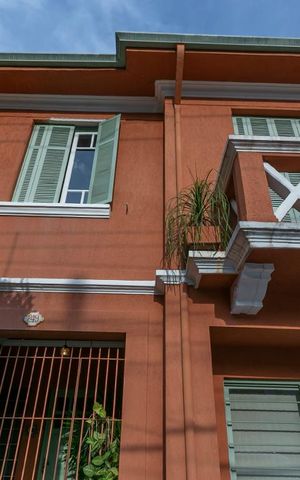 Casa à venda com 210m², 3 quartos e 2 vagasFachada