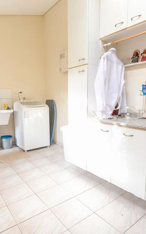 Casa à venda com 210m², 3 quartos e 2 vagasLavanderia