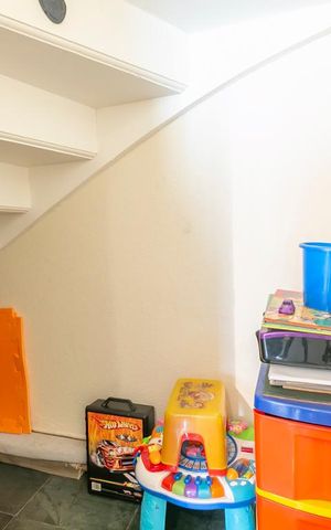Casa à venda com 210m², 3 quartos e 2 vagasEscritório