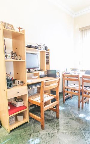 Casa à venda com 210m², 3 quartos e 2 vagasEscritório