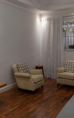 Casa à venda com 128m², 3 quartos e 2 vagas Casa à venda com 128m², 3 quartos e 2 vagasSala de Estar