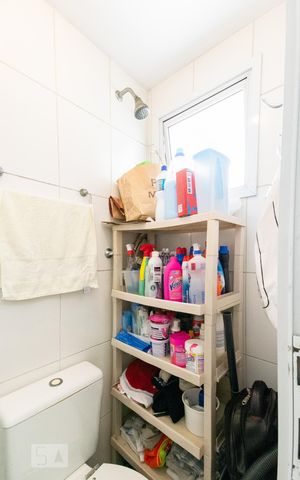 Apartamento para alugar com 125m², 3 quartos e 3 vagas Apartamento para alugar com 125m², 3 quartos e 3 vagasBanheiro de Serviço