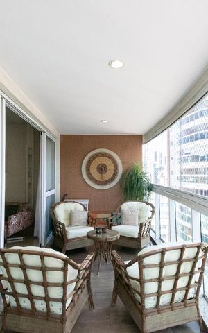 Apartamento para alugar com 125m², 3 quartos e 3 vagas Apartamento para alugar com 125m², 3 quartos e 3 vagasVaranda
