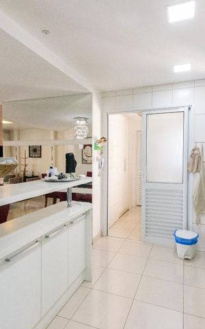 Apartamento para alugar com 125m², 3 quartos e 3 vagas Apartamento para alugar com 125m², 3 quartos e 3 vagasCozinha