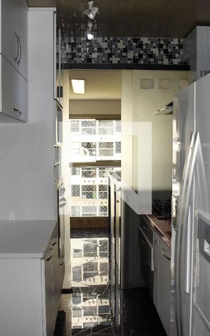 Apartamento para alugar com 70m², 2 quartos e 2 vagasCozinha