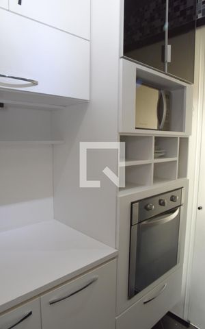 Apartamento para alugar com 70m², 2 quartos e 2 vagasDetalhe da cozinha