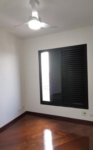 Apartamento à venda com 200m², 4 quartos e 3 vagas Apartamento à venda com 200m², 4 quartos e 3 vagasQuarto