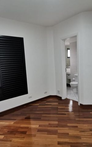 Apartamento à venda com 200m², 4 quartos e 3 vagas Apartamento à venda com 200m², 4 quartos e 3 vagasQuarto