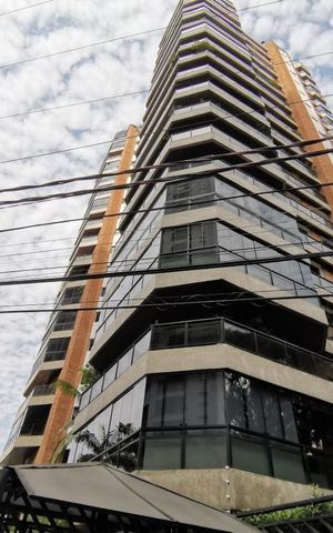Apartamento à venda com 200m², 4 quartos e 3 vagas Apartamento à venda com 200m², 4 quartos e 3 vagasFachada