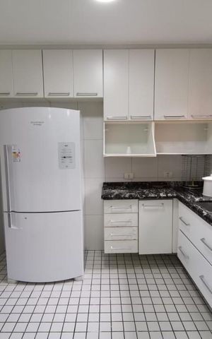 Apartamento à venda com 200m², 4 quartos e 3 vagas Apartamento à venda com 200m², 4 quartos e 3 vagasCozinha