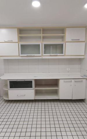 Apartamento à venda com 200m², 4 quartos e 3 vagas Apartamento à venda com 200m², 4 quartos e 3 vagasCozinha