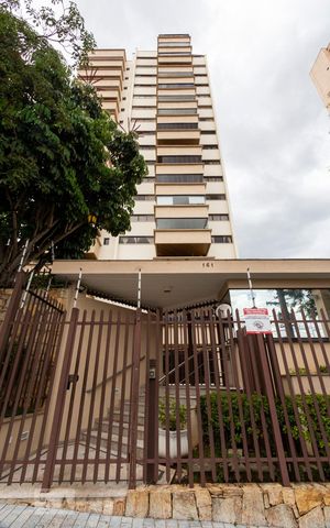 Apartamento à venda com 280m², 4 quartos e 3 vagasFachada