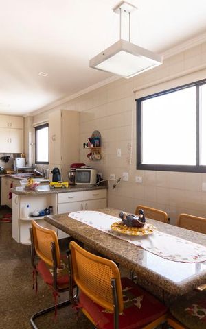 Apartamento à venda com 280m², 4 quartos e 3 vagasCozinha