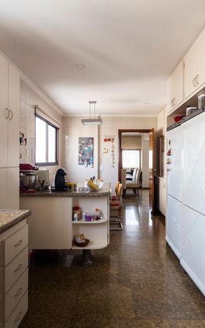 Apartamento à venda com 280m², 4 quartos e 3 vagasCozinha