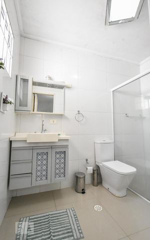 Casa à venda com 209m², 4 quartos e 2 vagas Casa à venda com 209m², 4 quartos e 2 vagasBanheiro Suíte 01