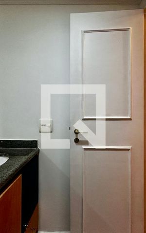Apartamento para alugar com 70m², 2 quartos e 1 vaga Apartamento para alugar com 70m², 2 quartos e 1 vagaBanheiro Suíte